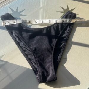 Frankie’s bikinis Black Bottoms